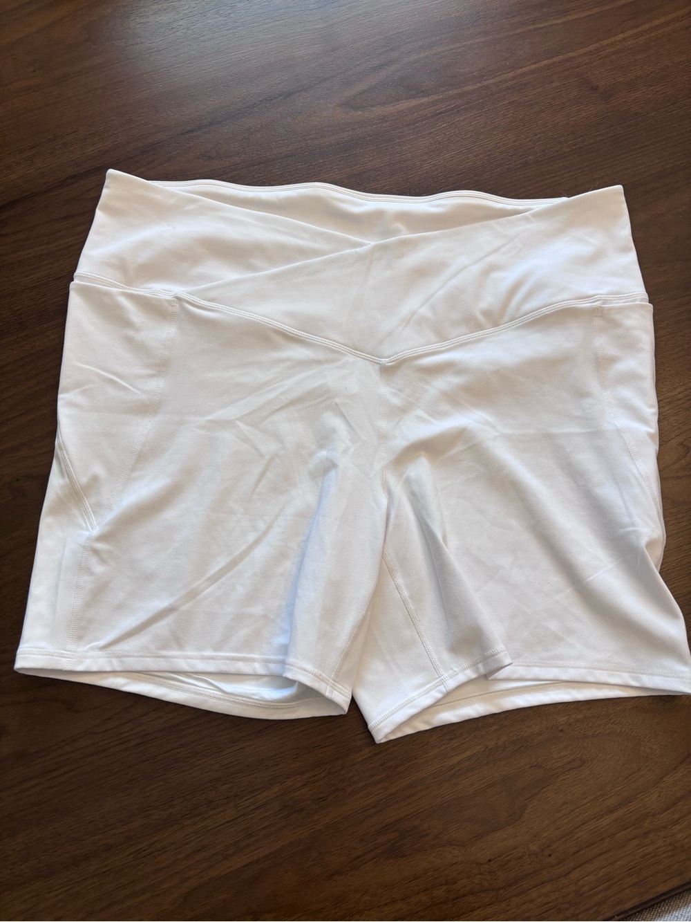 New With Tags***Fabletics White V-Waist Performance Bike Shorts